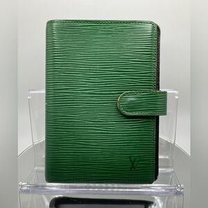 Louis Vuitton - Authentic - Green Epi Small Ring Agenda Cover